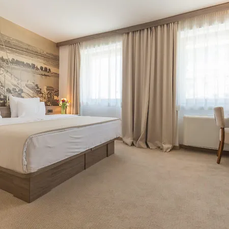 Royal Hotel 4*